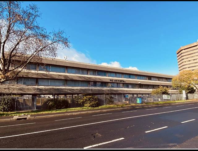 238M² BUILDING TO LET IN SANLAMHOF